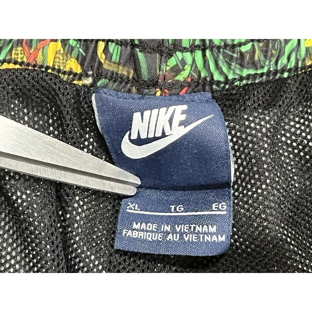 Nike Shorts Men's XL Flower Allover Print Hawaiian Tour Yellow Light Green Spark